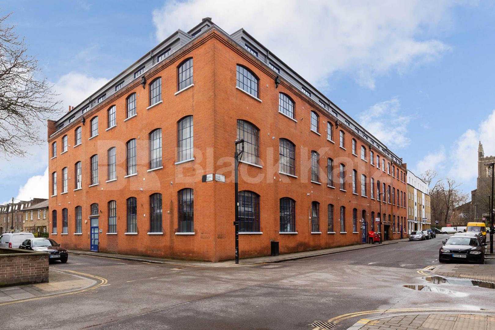 Spacious one bedroom mezzanine property set in a warehouse conversion Dove Road, Canonbury / Islington